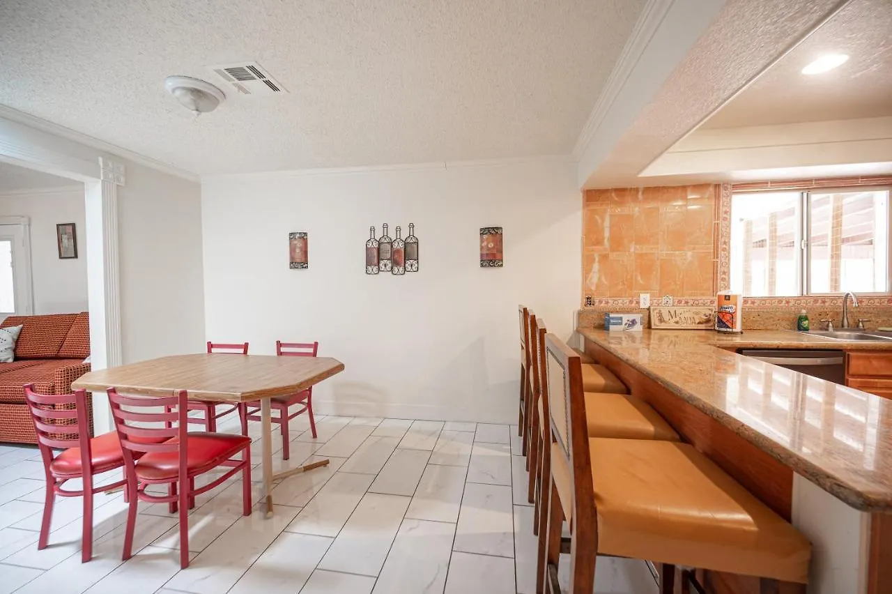 #15 Whole House 4 Bed 2 Bath Sleeps 14 Appartement Las Vegas Verenigde Staten