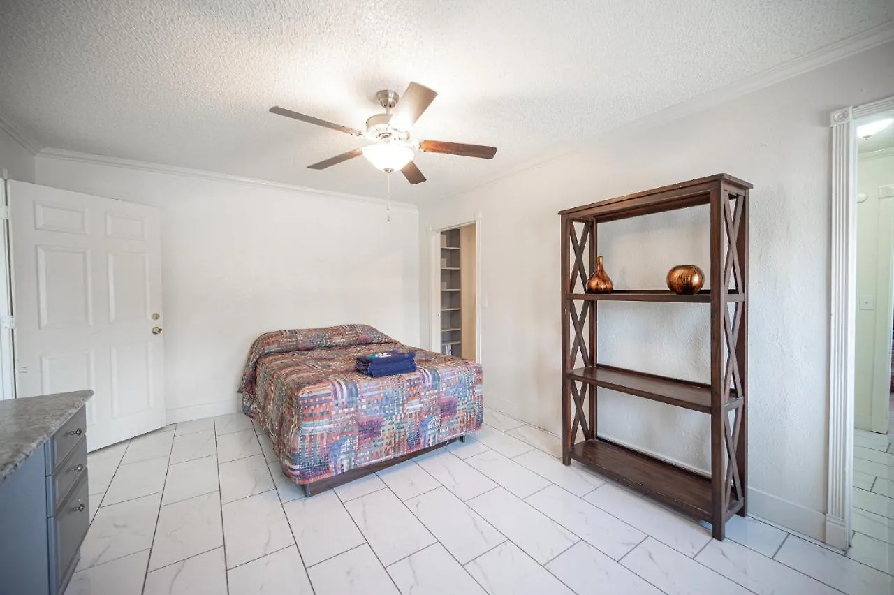 דירות לאס וגאס #15 Whole House 4 Bed 2 Bath Sleeps 14